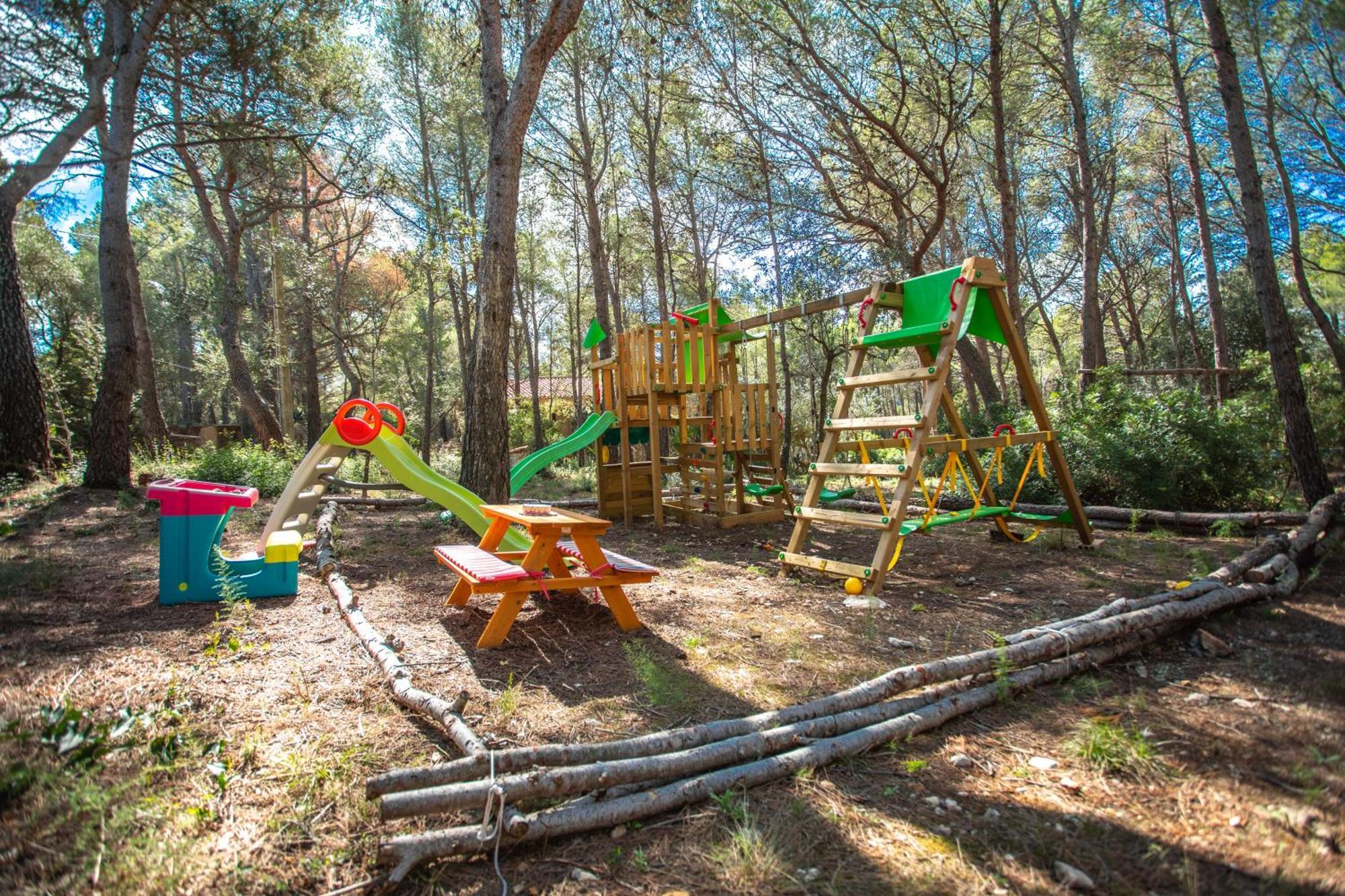 Aldeamia, Forest, Mountain View, At 8 Min Bed and breakfast *